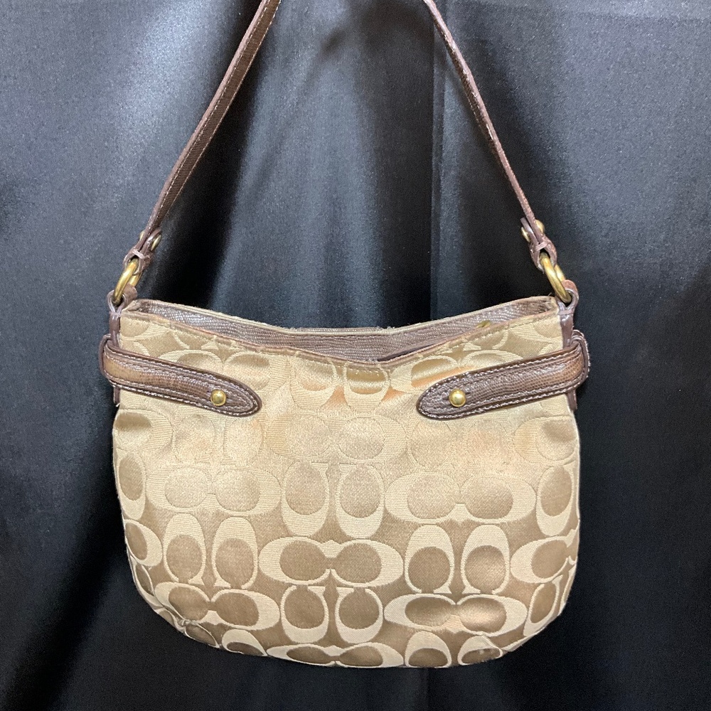 Coach signature beige and brown shoulder bag,  4 “C” emblem.   30-H7Fa - Picture 2 of 9